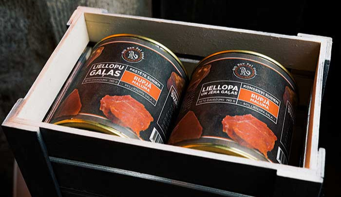 Konservi suņiem un kaķiem